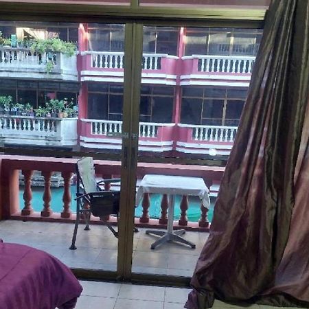 Pluemchai Guesthouse Bãi biển Jomtien Ngoại thất bức ảnh