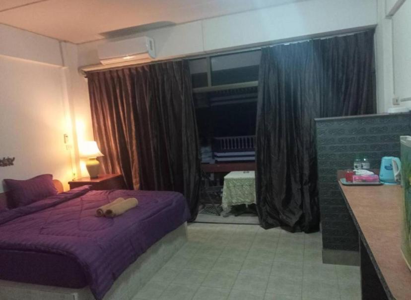 Pluemchai Guesthouse Bãi biển Jomtien Ngoại thất bức ảnh