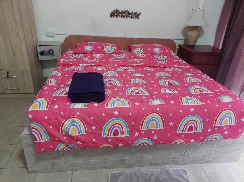 Pluemchai Guesthouse Bãi biển Jomtien Ngoại thất bức ảnh