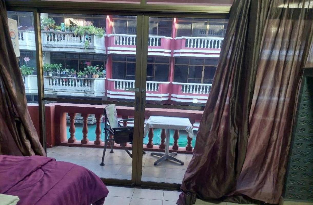 Pluemchai Guesthouse Bãi biển Jomtien Ngoại thất bức ảnh